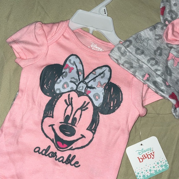 Shirt and pants set with hat - Picture 2 of 3